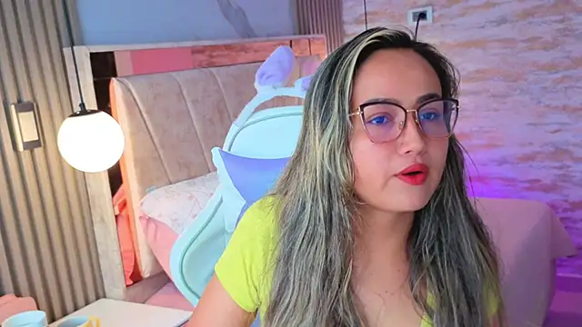 lila cute1 online show from 10.25.25