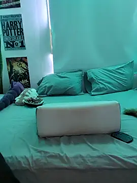 Snapshot of Tinawildd chatting on 03.16.26 Tinawildd online show from 03.16.26