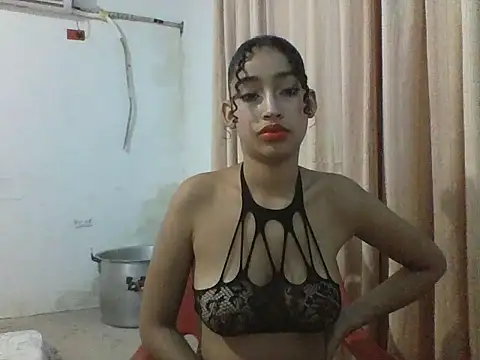 Snapshot of Keylirose chatting on 10.02.25 Keylirose online show from 10.02.25