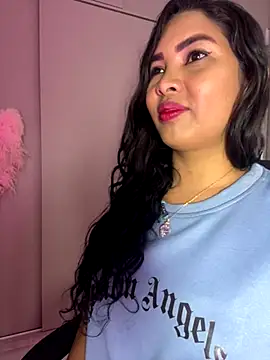 Snapshot of EmilyZuits chatting on 11.22.25 EmilyZuits online show from 11.22.25