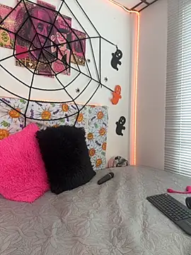 Snapshot of Sussyroxxx chatting on 10.26.25 Sussyroxxx online show from 10.26.25