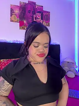 Snapshot of Sussyroxxx chatting on 12.15.25 Sussyroxxx online show from 12.15.25