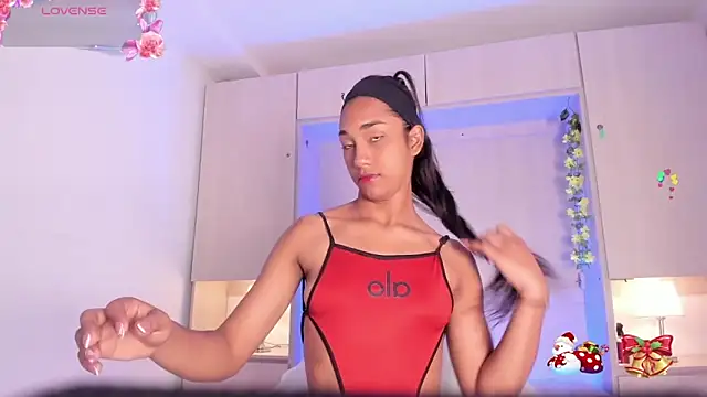 Snapshot of AnahiCollins chatting on 12.22.25 AnahiCollins online show from 12.22.25