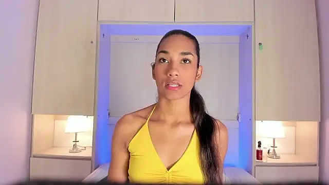 Snapshot of AnahiCollins chatting on 01.08.26 AnahiCollins online show from 01.08.26