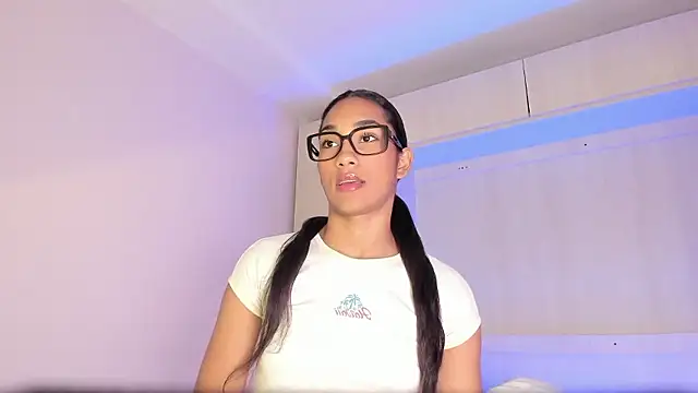 Snapshot of AnahiCollins chatting on 01.18.26 AnahiCollins online show from 01.18.26