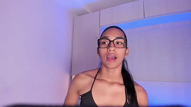 Snapshot of AnahiCollins chatting on 02.13.26 AnahiCollins online show from 02.13.26