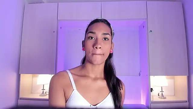 Snapshot of AnahiCollins chatting on 02.19.26 AnahiCollins online show from 02.19.26