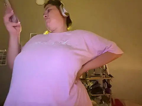 Snapshot of red_mini_fox chatting on 10.03.25 red mini fox online show from 10.03.25