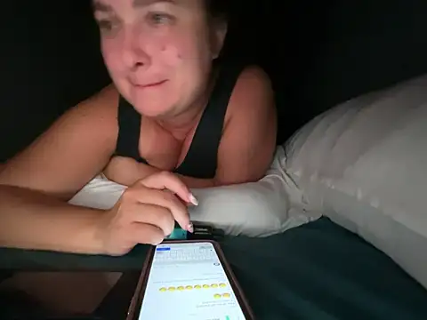 Snapshot of red_mini_fox chatting on 10.05.25 red mini fox online show from 10.05.25