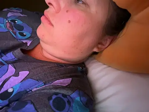 Snapshot of red_mini_fox chatting on 10.14.25 red mini fox online show from 10.14.25