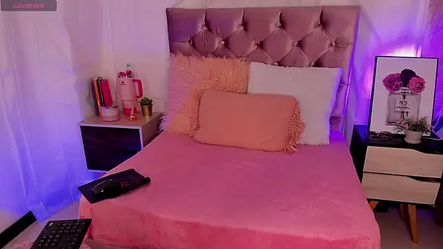 julianaarboleda online show from 02.12.25