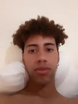 Snapshot of The_boy_good chatting on 12.19.25 The boy good online show from 12.19.25