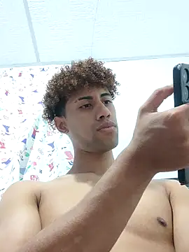 Snapshot of The_boy_good chatting on 01.06.26 The boy good online show from 01.06.26