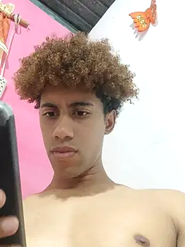 Snapshot of The_boy_good chatting on 02.08.26 The boy good online show from 02.08.26