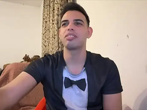 Snapshot of _Djonson_ chatting on 10.24.25 Djonson online show from 10.24.25