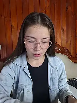 EmmaValencia  online show from 01.12.26