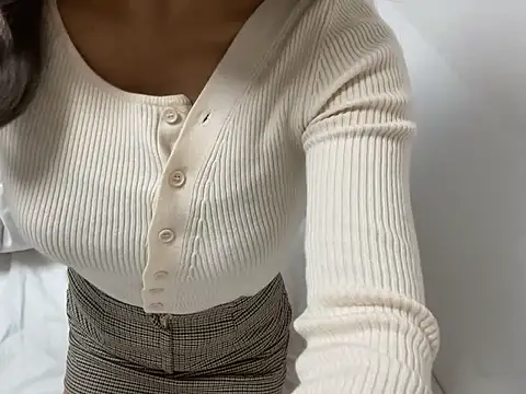 Snapshot of Toriyufu chatting on 11.26.25 Toriyufu online show from 11.26.25