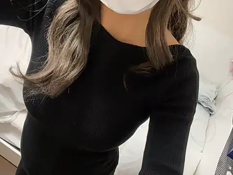 Snapshot of Toriyufu chatting on 03.31.26 Toriyufu online show from 03.31.26