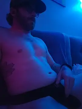 Snapshot of bobbyenglish69 chatting on 09.30.25 bobbyenglish69 online show from 09.30.25