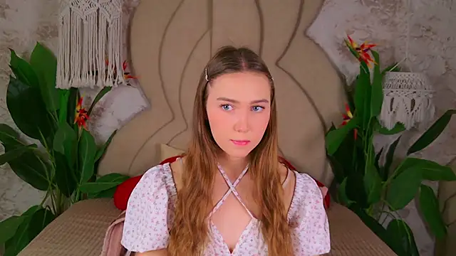 OliviaLay online show from 11.17.25