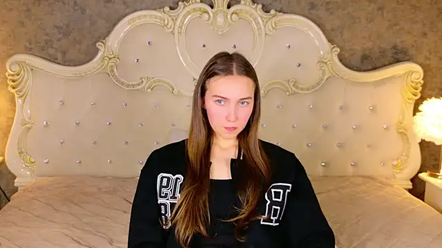 OliviaLay online show from 01.12.26