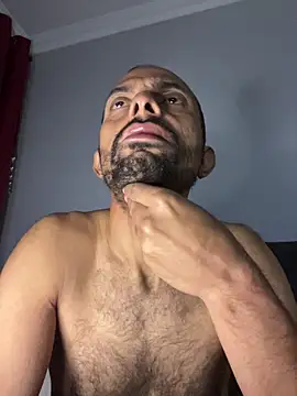 Snapshot of XxvanxX chatting on 11.22.25 XxvanxX online show from 11.22.25