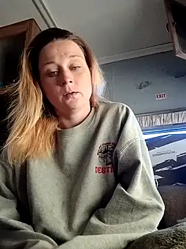 Queen2454 online show from 04.03.26