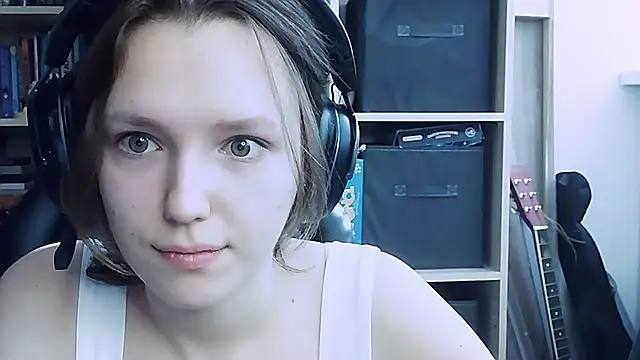 Snapshot of Diana-back chatting on 10.01.25 Diana-back online show from 10.01.25