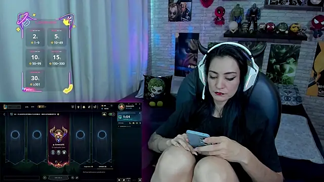 Snapshot of Gomorygg chatting on 11.18.25 Gomorygg online show from 11.18.25