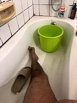 Snapshot of alwynu chatting on 11.29.25 alwynu online show from 11.29.25