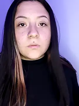 Honey Alix online show from 10.04.25