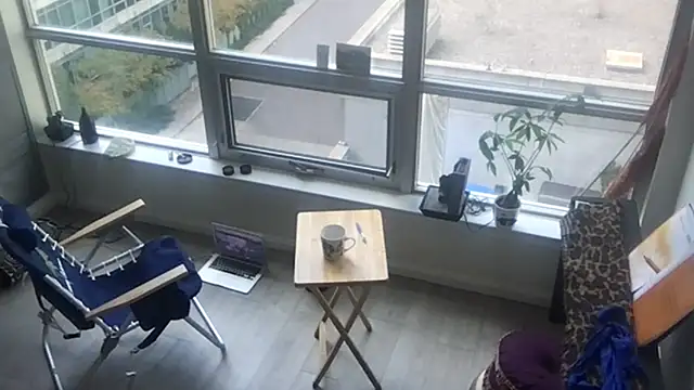 Snapshot of tia___fox chatting on 10.29.25 tia   fox online show from 10.29.25