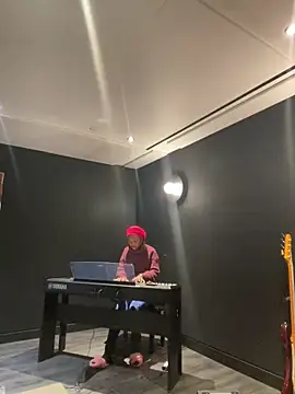 tia   fox online show from 02.05.26