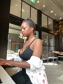 tia   fox online show from 02.17.26