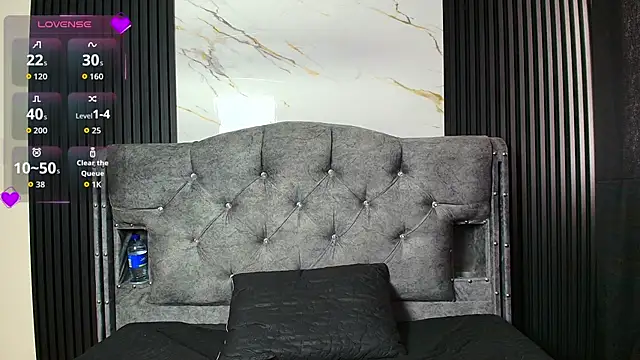 Snapshot of Sammy_fiire chatting on 10.17.25 Sammy fiire online show from 10.17.25