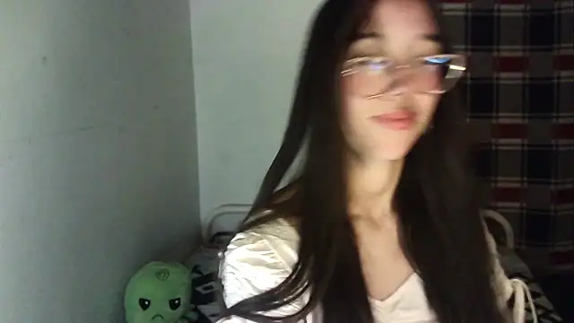 Snapshot of Mikha_Ela chatting on 10.25.25 Mikha Ela online show from 10.25.25