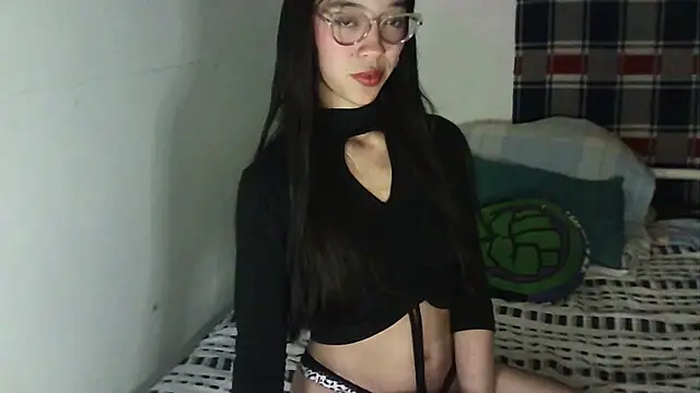 Snapshot of Mikha_Ela chatting on 11.01.25 Mikha Ela online show from 11.01.25