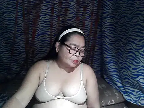 Snapshot of cris_tita chatting on 03.03.26 cris tita online show from 03.03.26