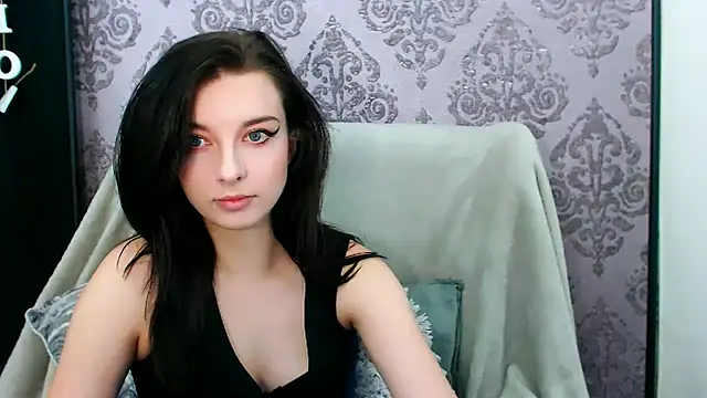 Snapshot of DominantLuna chatting on 01.13.26 DominantLuna online show from 01.13.26