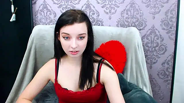 Snapshot of DominantLuna chatting on 02.05.26 DominantLuna online show from 02.05.26