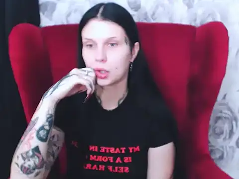 VenomDoll online show from 10.23.25