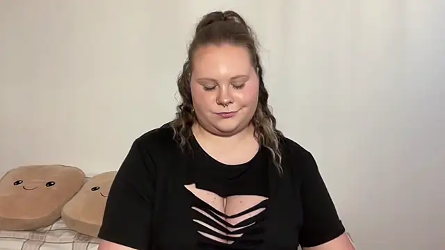 Snapshot of BriannaFlirty chatting on 11.07.25 BriannaFlirty online show from 11.07.25