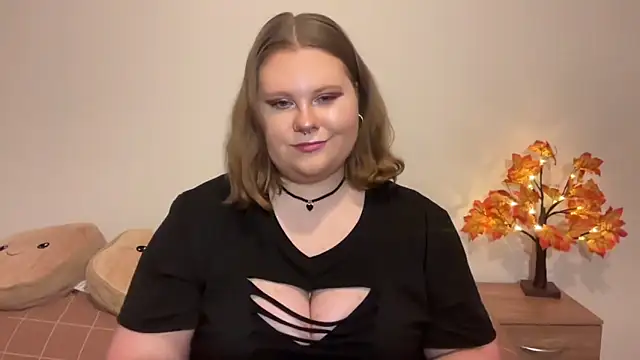 Snapshot of BriannaFlirty chatting on 11.15.25 BriannaFlirty online show from 11.15.25