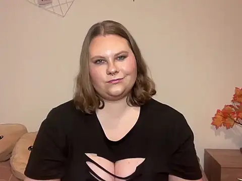 Snapshot of BriannaFlirty chatting on 11.22.25 BriannaFlirty online show from 11.22.25