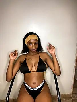 Snapshot of Sirah1 chatting on 10.26.25 Sirah1 online show from 10.26.25