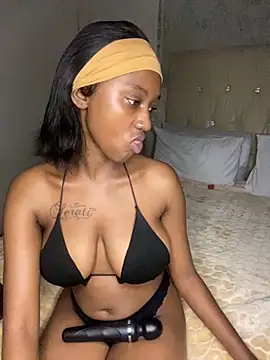 Snapshot of Sirah1 chatting on 11.12.25 Sirah1 online show from 11.12.25