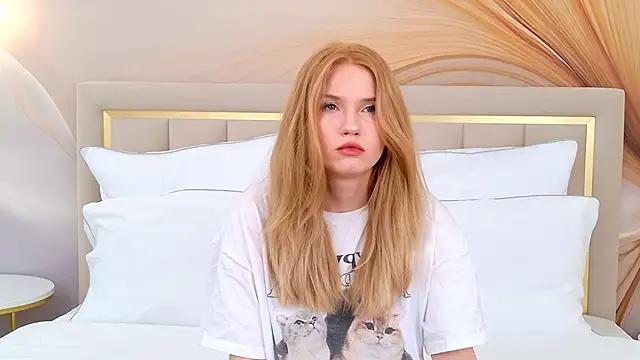 Snapshot of MelissaLiss chatting on 11.22.25 MelissaLiss online show from 11.22.25