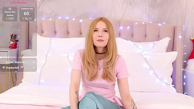 Snapshot of MelissaLiss chatting on 12.17.25 MelissaLiss online show from 12.17.25