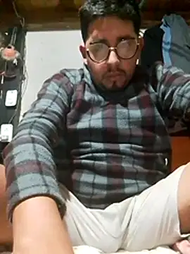 Snapshot of RAJV_ chatting on 11.11.25 RAJV online show from 11.11.25