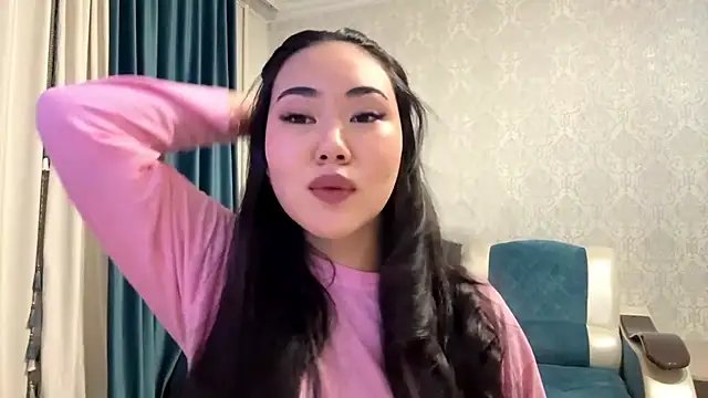 Snapshot of AYPRILPURE chatting on 10.13.25 AYPRILPURE online show from 10.13.25